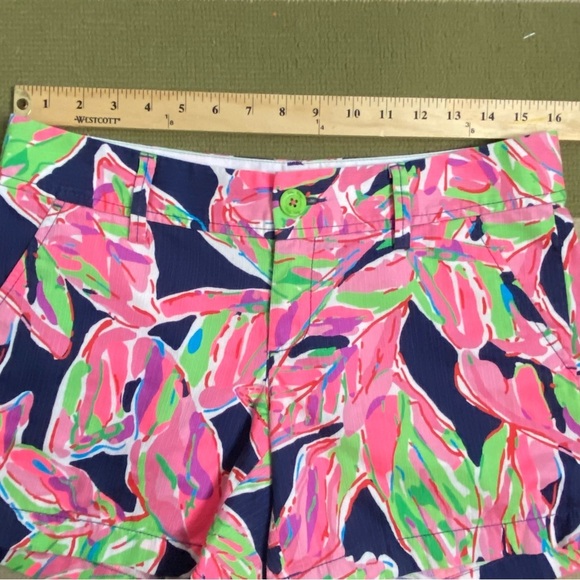 Lilly Pulitzer Size 4 The Callahan Shorts Tropical Floral Navy Pink Resortwear - Picture 7 of 8